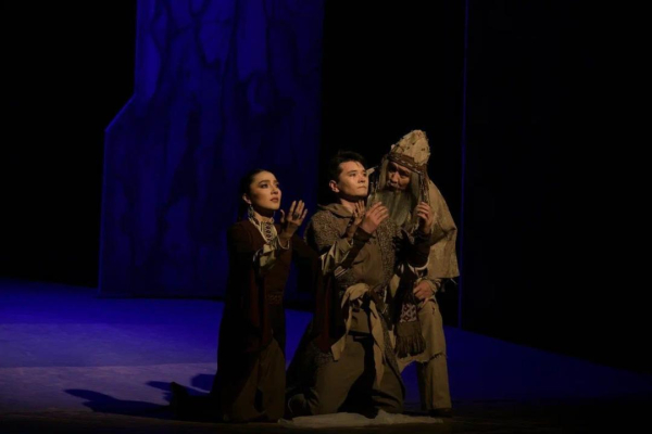 100 лет истории: театр Ауэзова отметил юбилей в Алматы