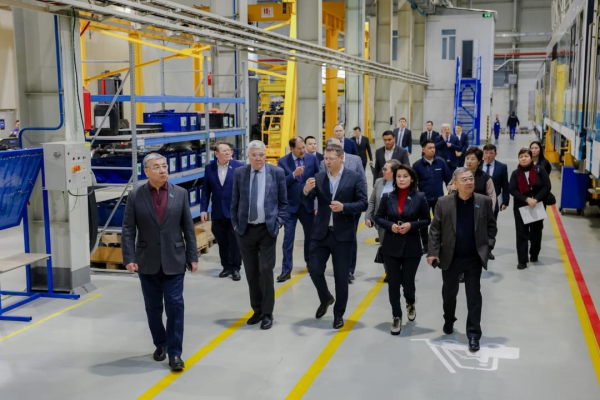 В Казахстане наладили выпуск современных пассажирских вагонов В Казахстане наладили выпуск современных пассажирских вагонов