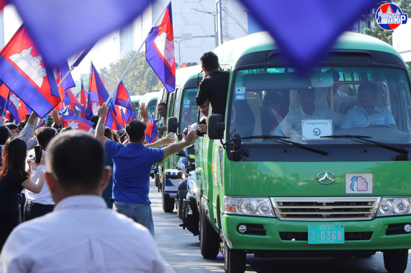 Таиланд вернул на родину 18 камбоджийских военных, находившихся в плену 155 дней
Таиланд вернул на родину 18 камбоджийских военных, находившихся в плену 155 дней