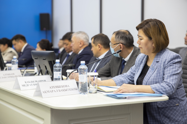 Аким Алматинской области поручил усилить контроль за использованием земель и недр