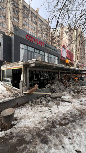 Незаконную пристройку к нежилому помещению снесли в Алматы
Незаконную пристройку к нежилому помещению снесли в Алматы