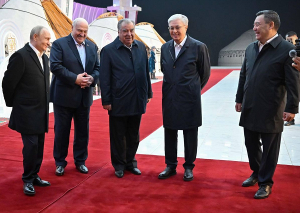 20 зарубежных поездок в 15 стран совершил Токаев в 2025 году 