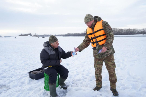 Опасный лёд: спасатели обратились к жителям регионов