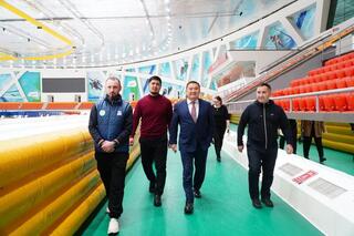 Аким Акмолинской области Марат Ахметжанов встретился с конькобежцами Аким Акмолинской области Марат Ахметжанов встретился с конькобежцами