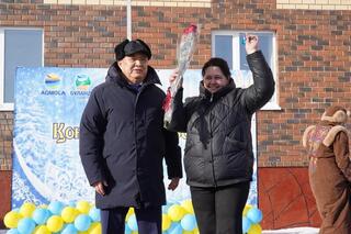 Ключи от новых квартир вручили жителям г. Макинска Ключи от новых квартир вручили жителям г. Макинска