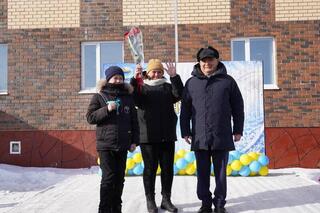 Ключи от новых квартир вручили жителям г. Макинска Ключи от новых квартир вручили жителям г. Макинска