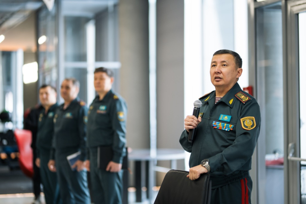 О ценностях и ответственности: представители Нацгвардии встретились с молодежным движением