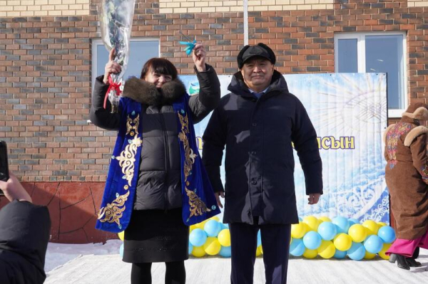 Ключи от новых квартир вручили жителям г. Макинска Ключи от новых квартир вручили жителям г. Макинска