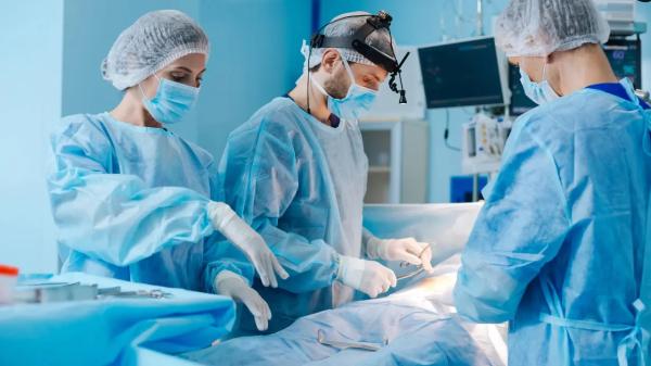 "Собирали кости заново". Попавшего под трактор рабочего спасли врачи районной больницы в Акмолинской области
"Собирали кости заново". Попавшего под трактор рабочего спасли врачи районной больницы в Акмолинской области