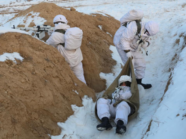 Как военные Казахстана готовятся спасать раненых в боевых условиях Как военные Казахстана готовятся спасать раненых в боевых условиях