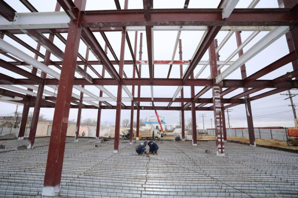 Нурдаулет Килыбай ознакомился с ходом строительства вокзала в Мунайлинском районе