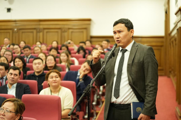 Госслужащих готовят к новой модели управления: что это означает