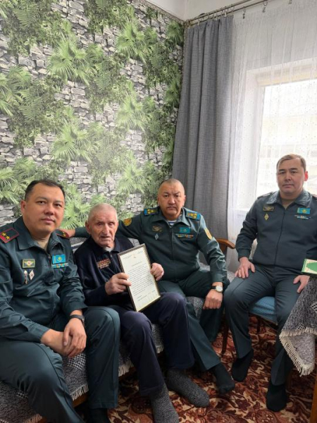 Орденоносный ветеран отметил 100-летие в Павлодаре Орденоносный ветеран отметил 100-летие в Павлодаре