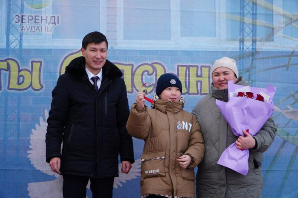 В Акмолинской области социально уязвимым категориям граждан вручены ключи от новых квартир
