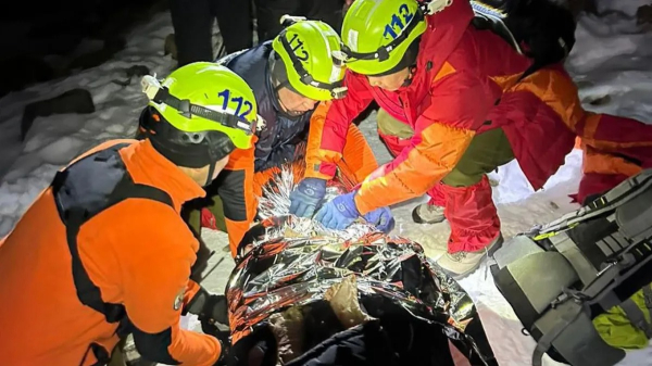 Травма на высоте 3500 метров: в горах Алматы спасли туристку из Китая