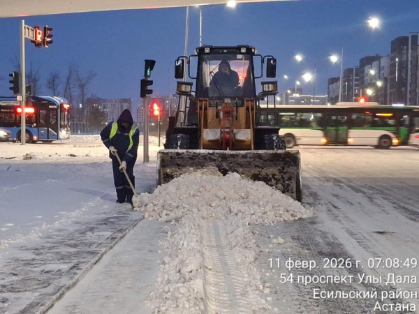 В Астане за ночь вывезли 63 тысячи кубометров снега В Астане за ночь вывезли 63 тысячи кубометров снега
