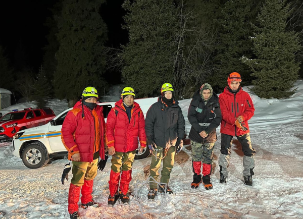 Фонарик стал шансом на жизнь в горах Алматы