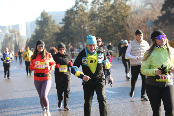 2500 спортсменов из 22 стран: в Алматы открыли беговой сезон
2500 спортсменов из 22 стран: в Алматы открыли беговой сезон