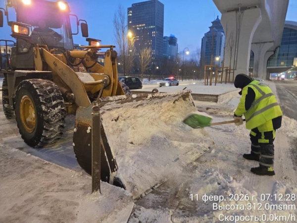 В Астане за ночь вывезли 63 тысячи кубометров снега В Астане за ночь вывезли 63 тысячи кубометров снега