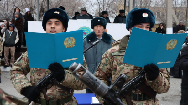 Молодые солдаты из девяти областей Казахстана приняли Военную присягу