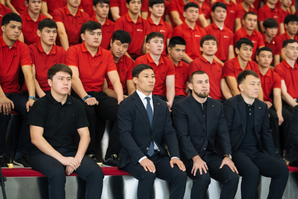 О ценностях и ответственности: представители Нацгвардии встретились с молодежным движением