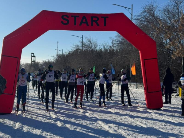 Акмолинцы поддержали участников зимней Олимпиады лыжным забегом Акмолинцы поддержали участников зимней Олимпиады лыжным забегом