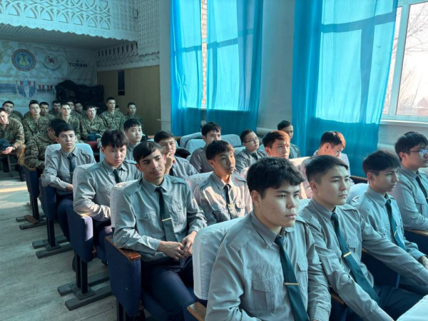 Гвардейцы в Семее провели встречу с ветераном афганской войны Гвардейцы в Семее провели встречу с ветераном афганской войны