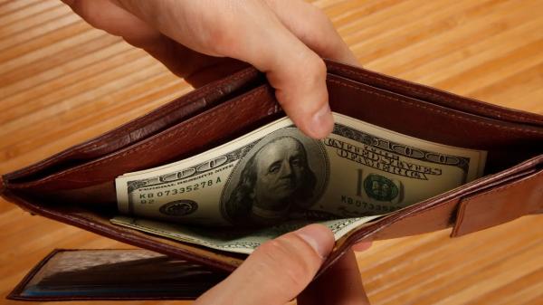 370 долларов из Нацфонда 18-летним можно оставить на счету ЕНПФ или перевести на депозит. Что выгоднее?
370 долларов из Нацфонда 18-летним можно оставить на счету ЕНПФ или перевести на депозит. Что выгоднее?