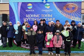 В Акмолинской области социально уязвимым категориям граждан вручены ключи от новых квартир