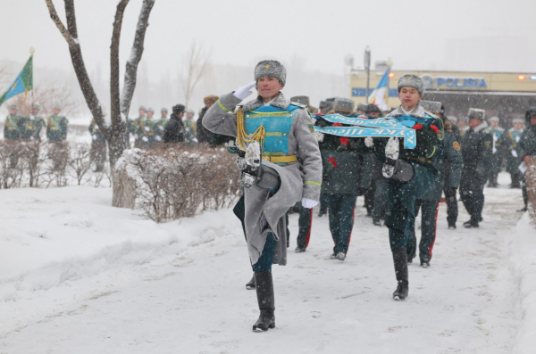 В Астане почтили память воинов батальона с таджикско-афганской границы В Астане почтили память воинов батальона с таджикско-афганской границы