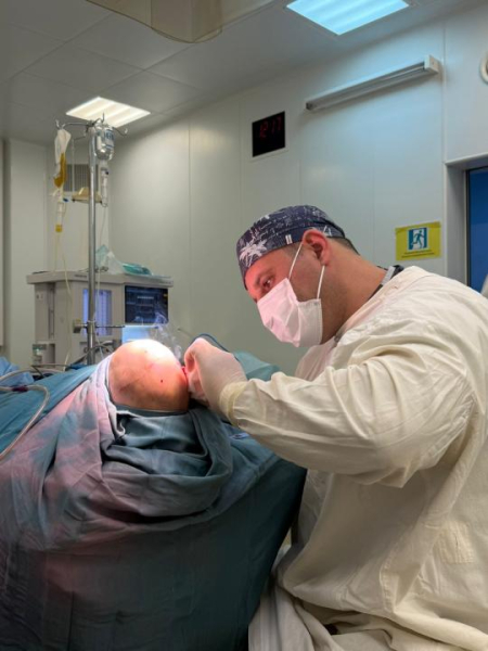 В Таразе впервые провели сложную нейрохирургическую операцию ребенку с редкой патологией В Таразе впервые провели сложную нейрохирургическую операцию ребенку с редкой патологией