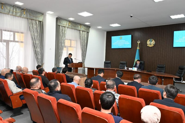 Аким города Ернат Бәзіл встретился с руководителями крестьянских хозяйств Аким города Ернат Бәзіл встретился с руководителями крестьянских хозяйств