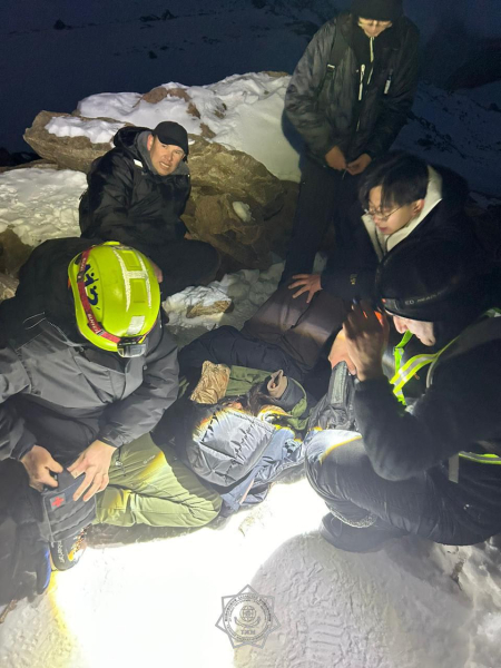 
Травма головы и кровотечение: китайскую туристку спасли на леднике Богдановича в Алматы
