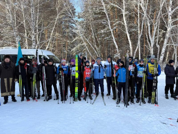 Акмолинцы поддержали участников зимней Олимпиады лыжным забегом