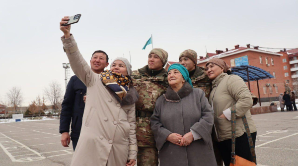 Родители увидели, какими стали их сыновья за время службы