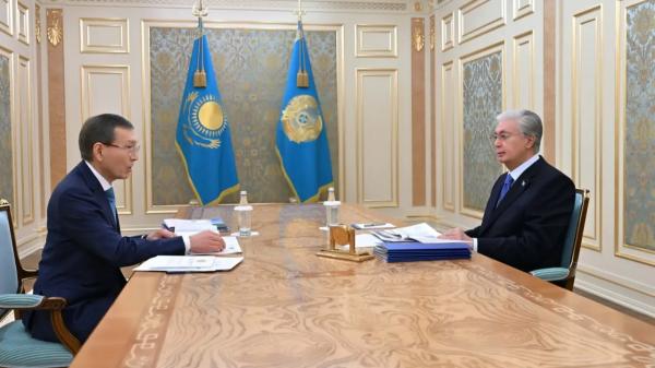 Токаев принял председателя Центральной комиссии референдума
Токаев принял председателя Центральной комиссии референдума