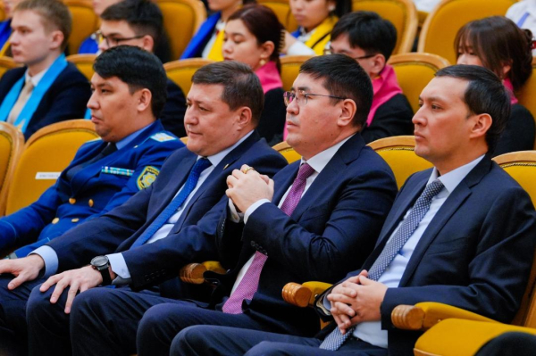 Правовая культура: в Астане школьникам  показали спектакль о выборе и законе