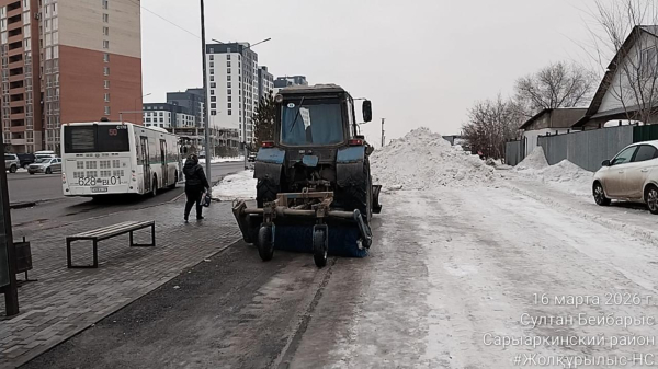 Зима в Астане: как коммунальные службы борются со снегом