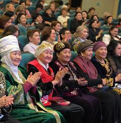 Женщин Павлодарской области наградили в канун 8 Марта