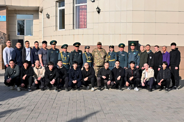В Конаеве первую команду новобранцев отправили в Пограничную службу В Конаеве первую команду новобранцев отправили в Пограничную службу