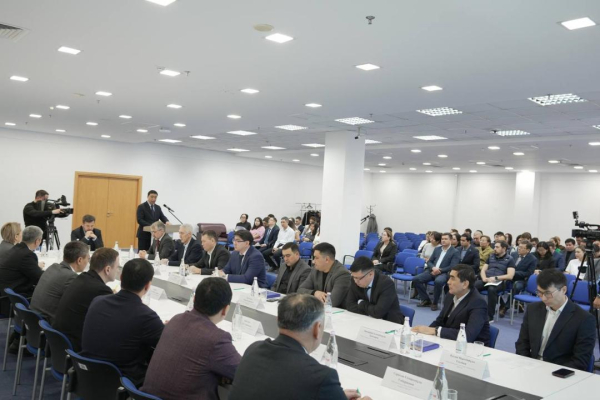 Право на труд и цифровая безопасность: что обсуждают эксперты о новой Конституции