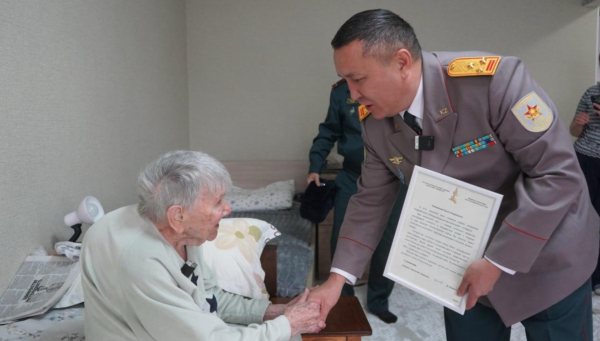 Весна благодарности: в Алматы поздравили женщин-ветеранов войны