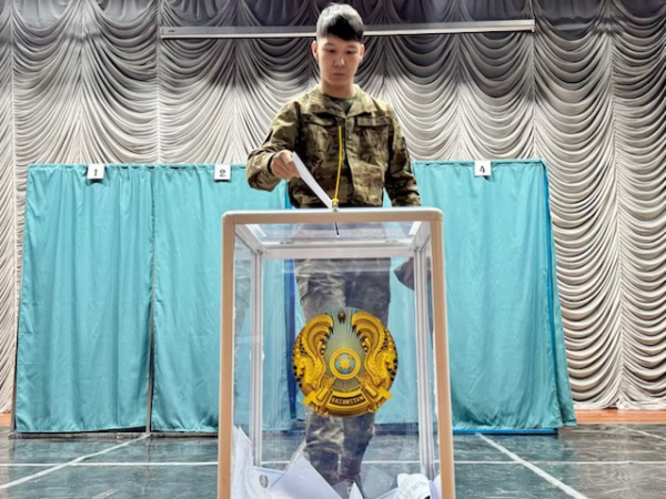 В Алматы курсанты Военно-инженерного института показали пример гражданской активности В Алматы курсанты Военно-инженерного института показали пример гражданской активности