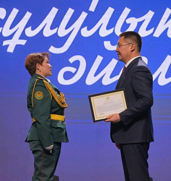 Женщин Павлодарской области наградили в канун 8 Марта