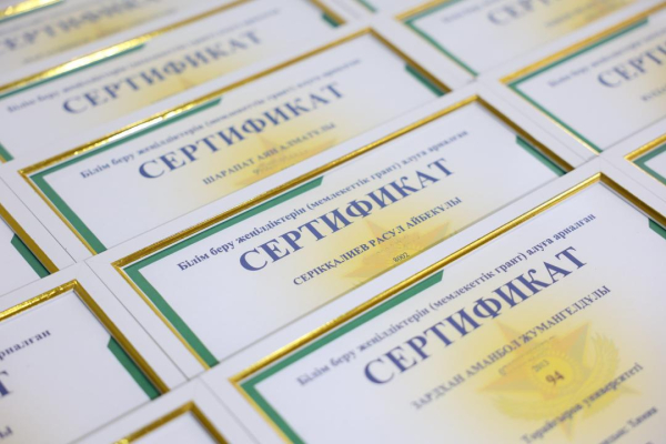 SMS вместо повестки: новые правила призыва в Казахстане