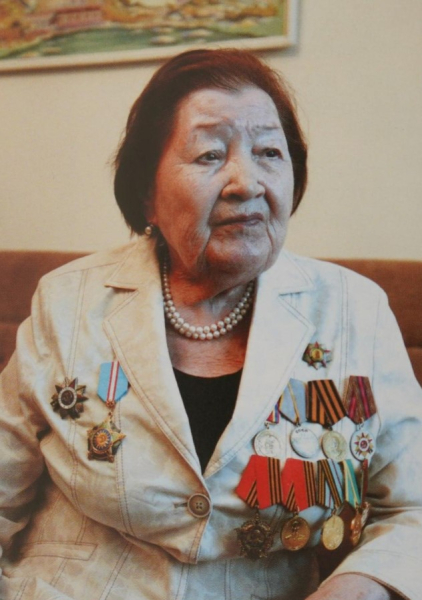 Весна благодарности: в Алматы поздравили женщин-ветеранов войны