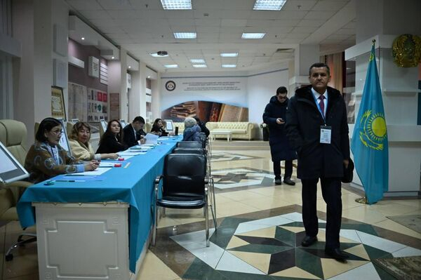 Наблюдатели от СНГ и ОДКБ проводят мониторинг на референдуме в Казахстане