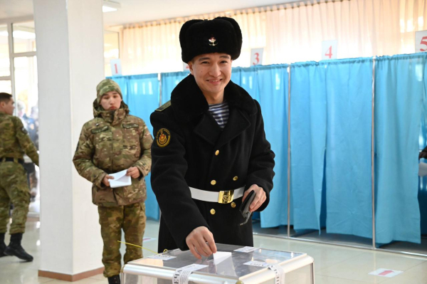 Более 2000 военнослужащих Актауского гарнизона проголосовали на референдуме Более 2000 военнослужащих Актауского гарнизона проголосовали на референдуме