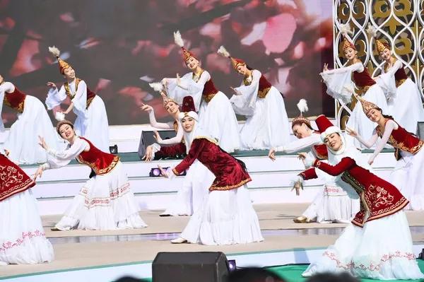 Праздничные гуляния в честь Наурыза проходят в Алматы