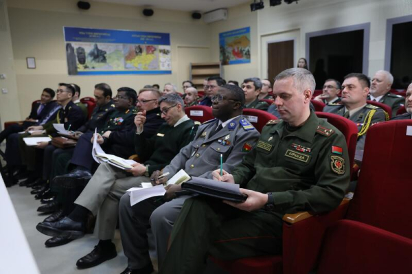 В Астане Министерство обороны организовало брифинг для военных дипломатов В Астане Министерство обороны организовало брифинг для военных дипломатов
